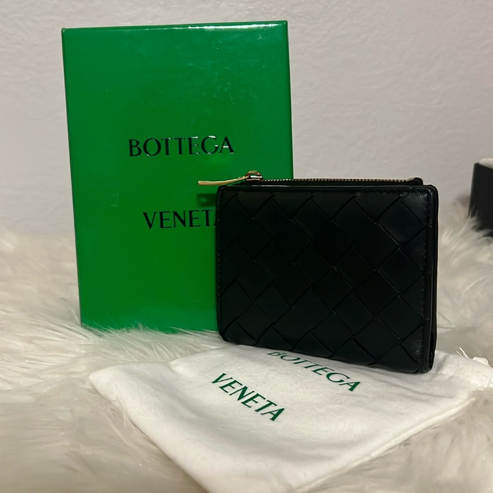 Brand New Bottega Veneta Bifold Wallet With Box/ Dustbag
